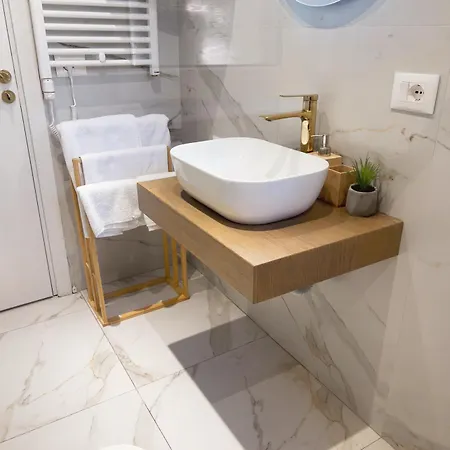 Bllok Scandi 1 Self-check-in *