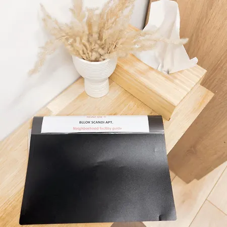 Bllok Scandi 1 Self-check-in * Τίρανα